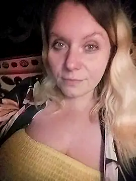 Snapshot of Lana-murr chatting on October 2025 07:15:01 PM Lana-murr online show from October 2025 07:15:01 PM