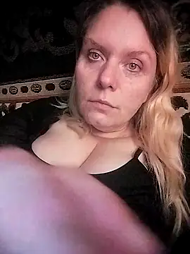 Snapshot of Lana-murr chatting on November 2025 07:09:02 AM Lana-murr online show from November 2025 07:09:02 AM