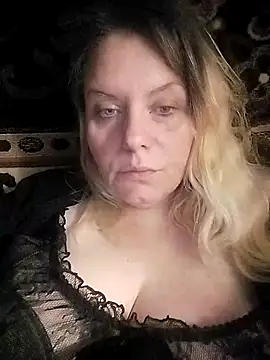 Snapshot of Lana-murr chatting on November 2025 06:48:01 AM Lana-murr online show from November 2025 06:48:01 AM