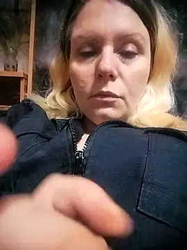 Snapshot of Lana-murr chatting on December 2025 06:56:02 PM Lana-murr online show from December 2025 06:56:02 PM