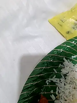 Snapshot of bigtelugubhama chatting on November 2025 06:31:01 PM bigtelugubhama online show from November 2025 06:31:01 PM