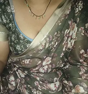 Snapshot of shreyareddy99 chatting on November 2025 05:33:01 PM shreyareddy99 online show from November 2025 05:33:01 PM