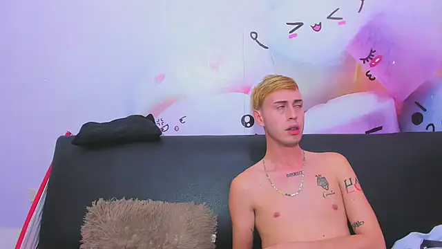 In my room anything goes online show from December 2025 04:17:02 AM