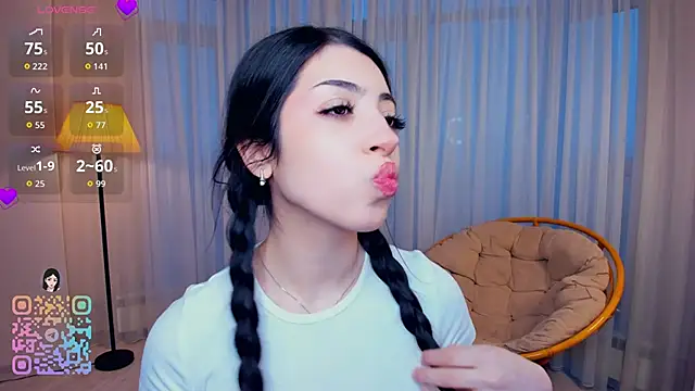 Snapshot of TonjaNeace chatting on December 2025 04:31:02 AM TonjaNeace online show from December 2025 04:31:02 AM