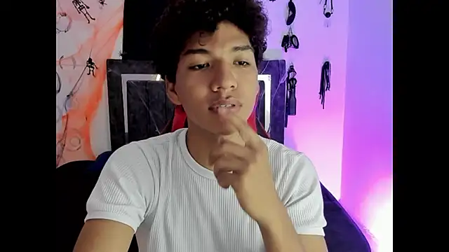 Snapshot of Maximiliano_Khalil chatting on November 2025 02:29:01 PM Maximiliano Khalil online show from November 2025 02:29:01 PM