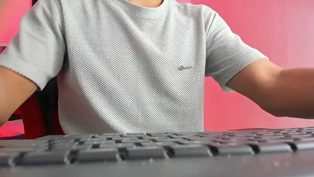 Snapshot of Maximiliano_Khalil chatting on November 2025 07:35:02 PM Maximiliano Khalil online show from November 2025 07:35:02 PM