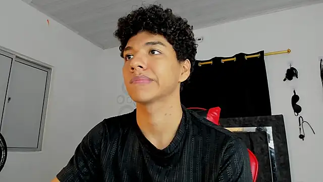 Snapshot of Maximiliano_Khalil chatting on November 2025 07:51:02 PM Maximiliano Khalil online show from November 2025 07:51:02 PM