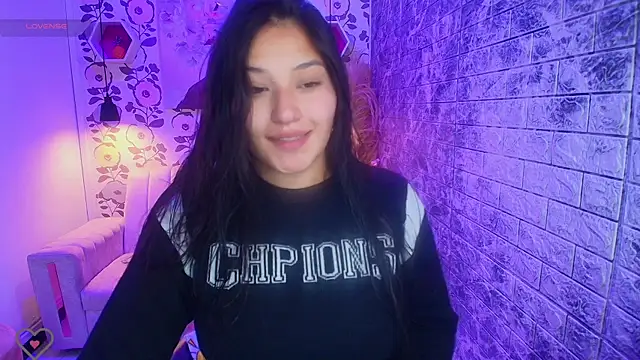 Snapshot of emmaa_garciia chatting on November 2025 03:28:02 AM emmaa garciia online show from November 2025 03:28:02 AM