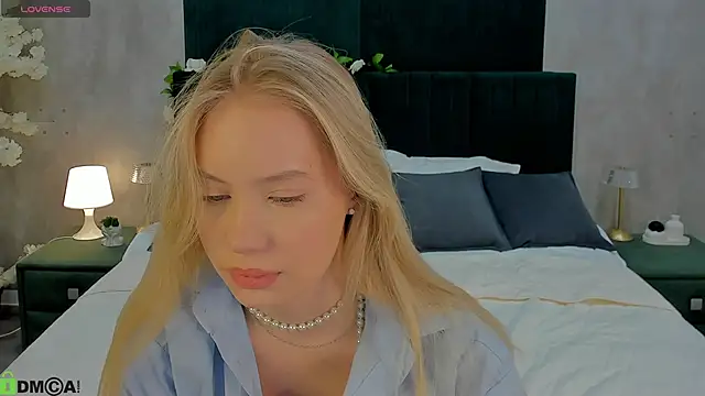 Snapshot of Melanie_Ryer chatting on November 2025 11:59:02 PM Melanie Ryer online show from November 2025 11:59:02 PM