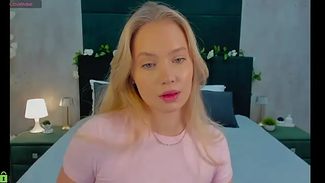 Snapshot of Melanie_Ryer chatting on November 2025 01:06:01 AM Melanie Ryer online show from November 2025 01:06:01 AM