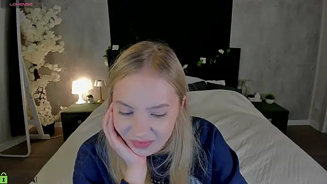 Snapshot of Melanie_Ryer chatting on December 2025 01:11:01 AM Melanie Ryer online show from December 2025 01:11:01 AM