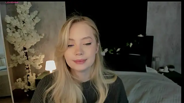 Snapshot of Melanie_Ryer chatting on December 2025 12:27:01 AM Melanie Ryer online show from December 2025 12:27:01 AM