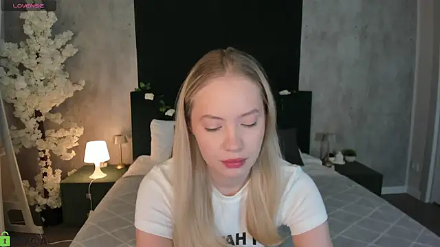 Snapshot of Melanie_Ryer chatting on December 2025 12:37:02 AM Melanie Ryer online show from December 2025 12:37:02 AM