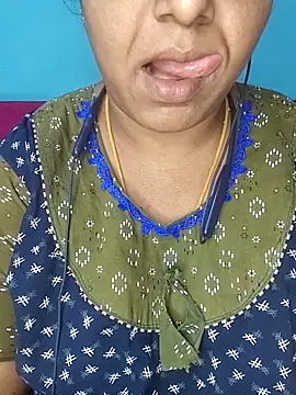 deepikasree143 online show from December 2025 03:56:02 AM