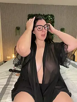 Snapshot of MysteryGirl__ chatting on November 2025 09:09:01 AM MysteryGirl online show from November 2025 09:09:01 AM