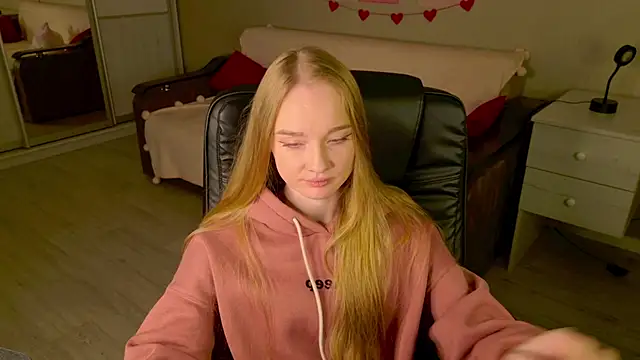 Snapshot of Shawty_Mia chatting on November 2025 05:34:02 PM Shawty Mia online show from November 2025 05:34:02 PM