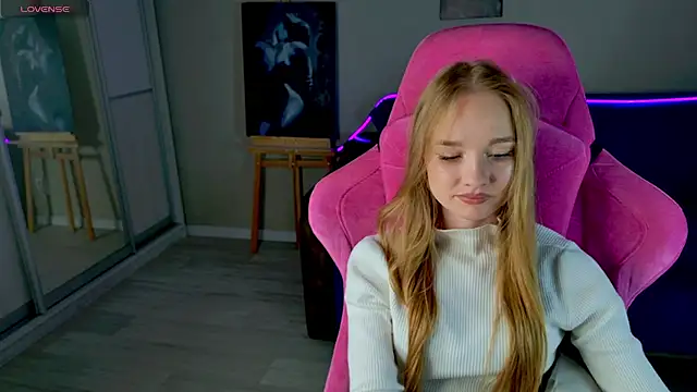 Snapshot of Shawty_Mia chatting on November 2025 05:18:02 AM Shawty Mia online show from November 2025 05:18:02 AM