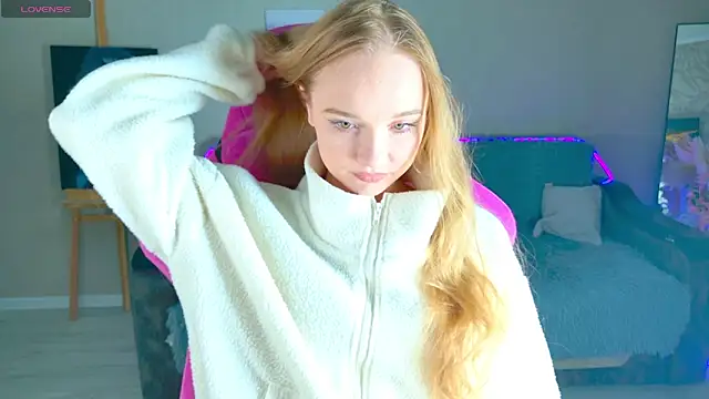 Snapshot of Shawty_Mia chatting on December 2025 02:04:02 PM Shawty Mia online show from December 2025 02:04:02 PM