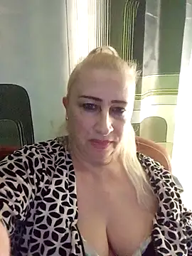 Snapshot of Esenia505 chatting on November 2025 12:30:01 PM Esenia505 online show from November 2025 12:30:01 PM