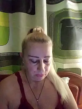 Snapshot of Esenia505 chatting on December 2025 02:05:01 AM Esenia505 online show from December 2025 02:05:01 AM