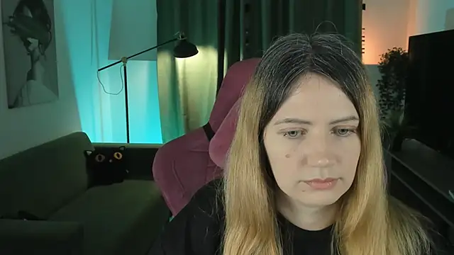 Snapshot of AleksaLaurent chatting on November 2025 02:32:01 AM AleksaLaurent online show from November 2025 02:32:01 AM