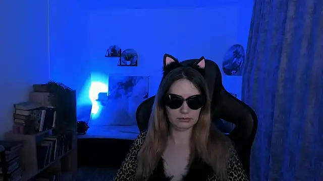 Snapshot of AleksaLaurent chatting on November 2025 08:39:02 AM AleksaLaurent online show from November 2025 08:39:02 AM