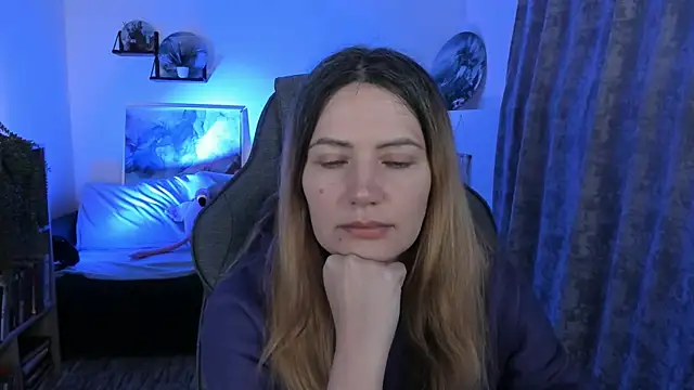 Snapshot of AleksaLaurent chatting on December 2025 08:32:02 AM AleksaLaurent online show from December 2025 08:32:02 AM