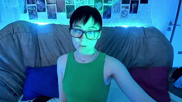 Snapshot of ErickaFetish chatting on December 2025 04:38:01 PM ErickaFetish online show from December 2025 04:38:01 PM