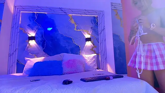 Snapshot of Girls_from_medellin chatting on November 2025 03:06:01 AM Girls from medellin online show from November 2025 03:06:01 AM