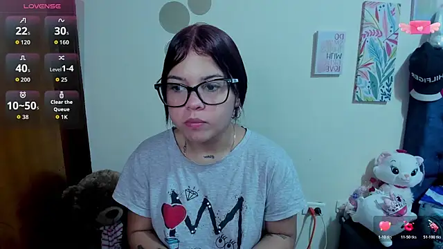 Snapshot of Emma_boo chatting on November 2025 03:36:02 PM Emma boo online show from November 2025 03:36:02 PM