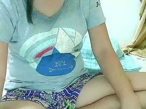 Snapshot of nhicole4u chatting on November 2025 05:31:01 AM nhicole4u online show from November 2025 05:31:01 AM