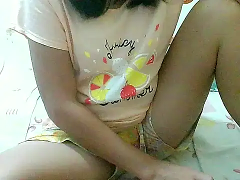 Snapshot of nhicole4u chatting on December 2025 11:37:01 AM nhicole4u online show from December 2025 11:37:01 AM