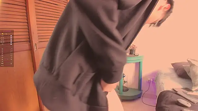 Snapshot of estmonnn chatting on November 2025 03:38:02 PM estmonnn online show from November 2025 03:38:02 PM