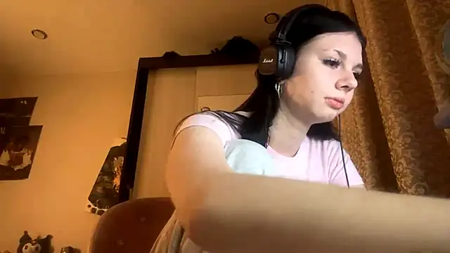 Snapshot of AnGallo chatting on November 2025 06:14:01 PM AnGallo online show from November 2025 06:14:01 PM