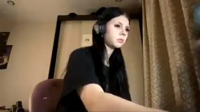 Snapshot of AnGallo chatting on December 2025 08:07:02 PM AnGallo online show from December 2025 08:07:02 PM