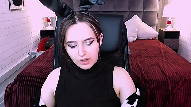 Snapshot of IreneBailey chatting on November 2025 09:20:01 AM IreneBailey online show from November 2025 09:20:01 AM