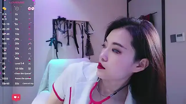 KISS-KISSME online show from December 2025 08:32:02 AM