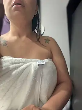 Snapshot of Natural_BIGASS_Nina chatting on November 2025 09:48:02 AM Natural BIGASS Nina online show from November 2025 09:48:02 AM