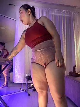 Snapshot of Natural_BIGASS_Nina chatting on December 2025 07:18:01 PM Natural BIGASS Nina online show from December 2025 07:18:01 PM