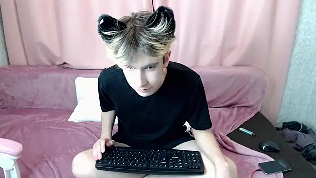 Snapshot of Harvey_foster chatting on October 2025 08:54:02 PM Harvey foster online show from October 2025 08:54:02 PM