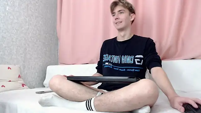 Snapshot of Harvey_foster chatting on December 2025 07:50:01 AM Harvey foster online show from December 2025 07:50:01 AM