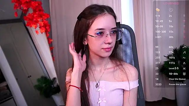 Snapshot of tinyanie chatting on November 2025 06:02:01 AM tinyanie online show from November 2025 06:02:01 AM