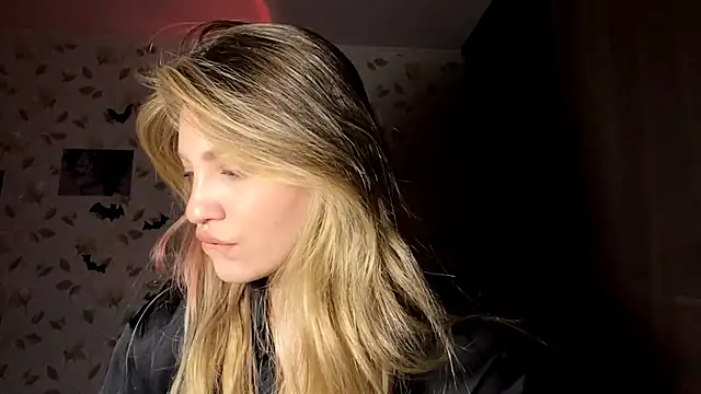 Snapshot of OrethaEredia chatting on November 2025 03:14:02 PM OrethaEredia online show from November 2025 03:14:02 PM