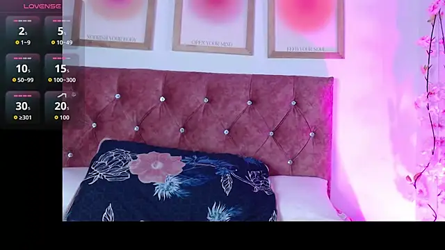 Snapshot of Madisonkay chatting on November 2025 07:12:01 PM Madisonkay online show from November 2025 07:12:01 PM