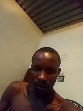 Snapshot of HeleHeleni79568 chatting on December 2025 12:04:01 AM HeleHeleni79568 online show from December 2025 12:04:01 AM