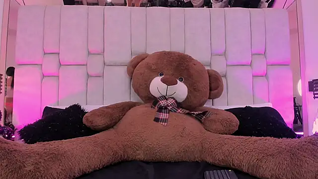 Snapshot of MylittleEmily_ chatting on November 2025 03:50:02 AM MylittleEmily online show from November 2025 03:50:02 AM