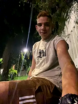 Snapshot of Dylams_maja chatting on November 2025 11:42:02 PM Dylams maja online show from November 2025 11:42:02 PM