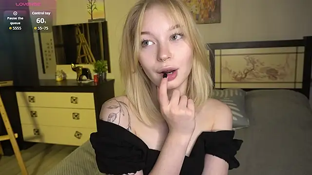 Snapshot of ShanelTunon chatting on November 2025 07:23:02 PM ShanelTunon online show from November 2025 07:23:02 PM