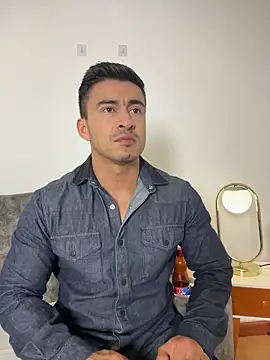 Chris Clarck online show from November 2025 08:03:01 PM