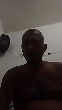 Snapshot of negrocomomisuerte chatting on November 2025 06:39:01 PM negrocomomisuerte online show from November 2025 06:39:01 PM